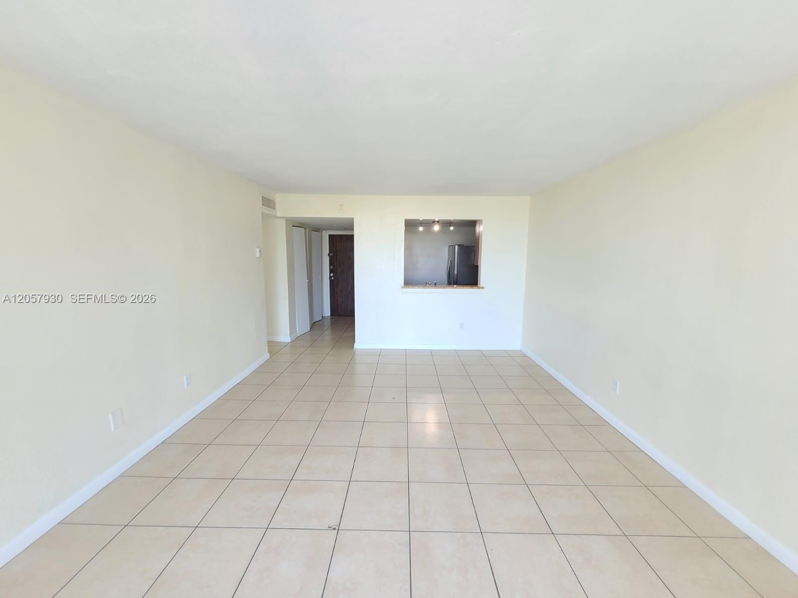 496 NW 165th St Road D-409 — photo 4
