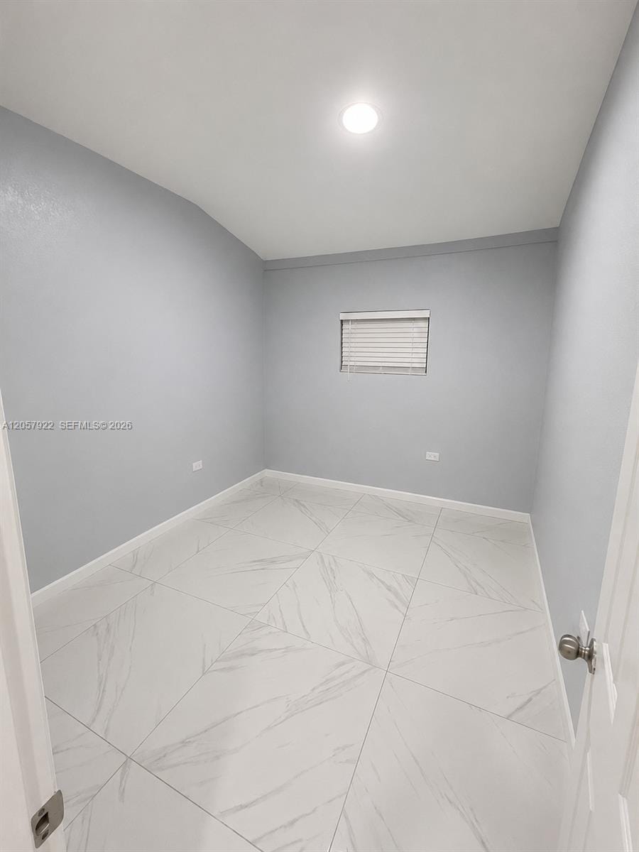552 NE 161st Street, Miami, FL 33162 photo 14