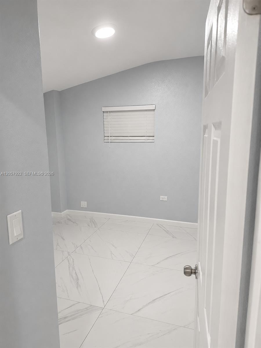 552 NE 161st Street, Miami, FL 33162 photo 15