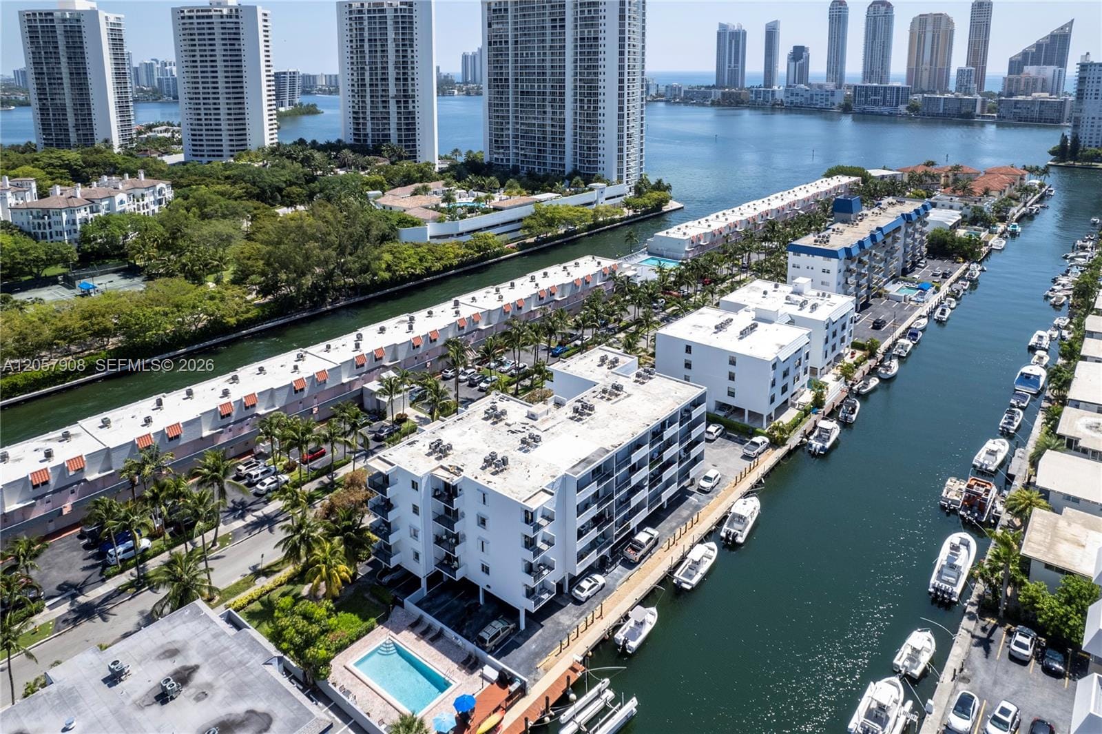 3642 NE 171st Street 305, North Miami Beach, FL 33160 photo 1