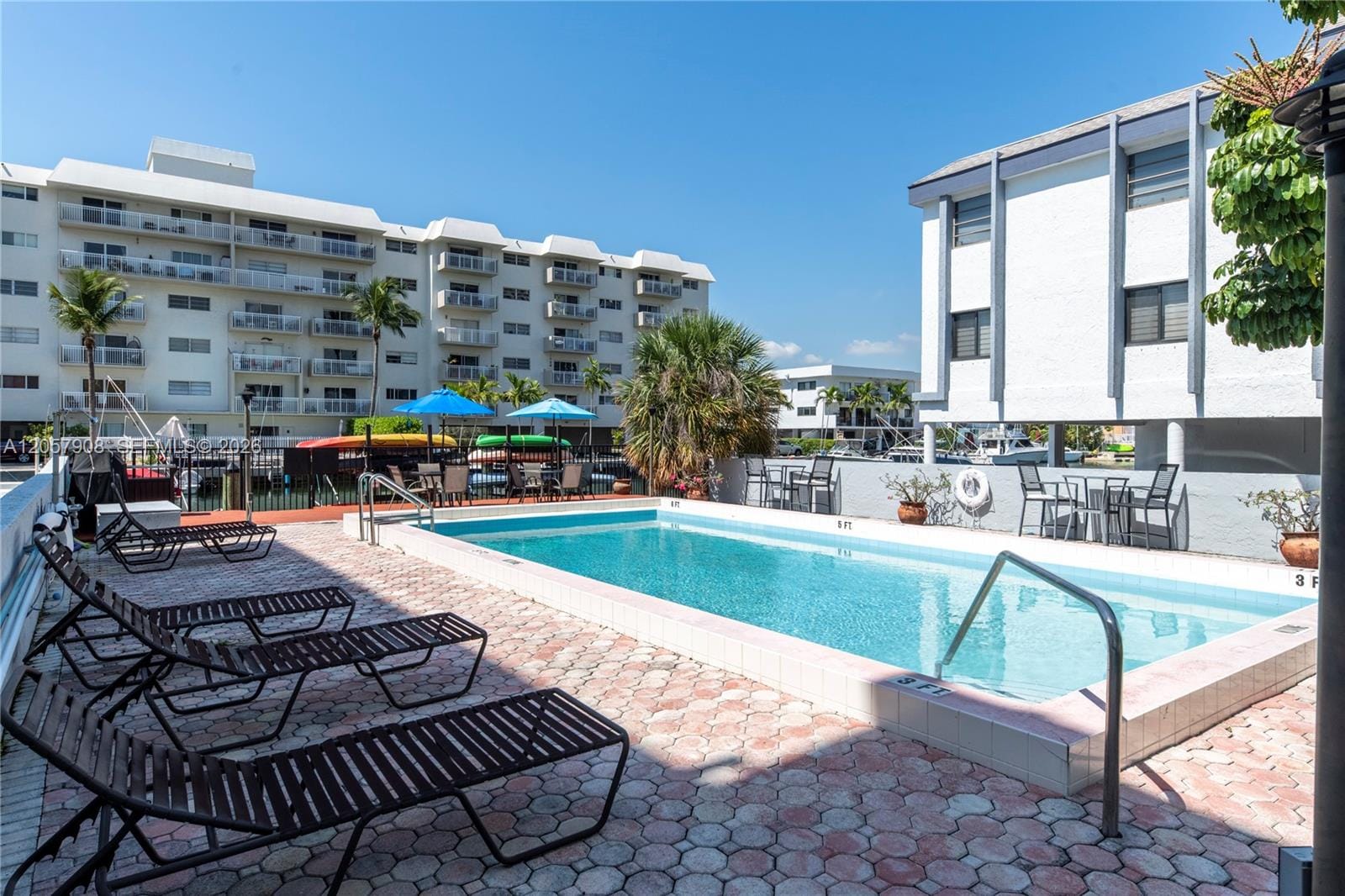 3642 NE 171st Street 305, North Miami Beach, FL 33160 photo 4
