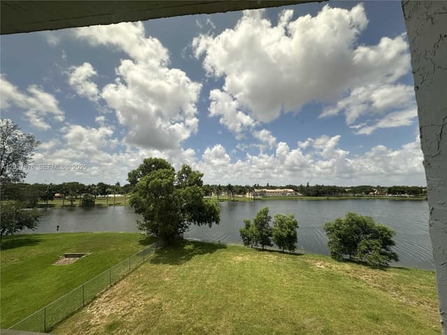 8560 N Sherman Circle 401, Miramar, FL 33025
