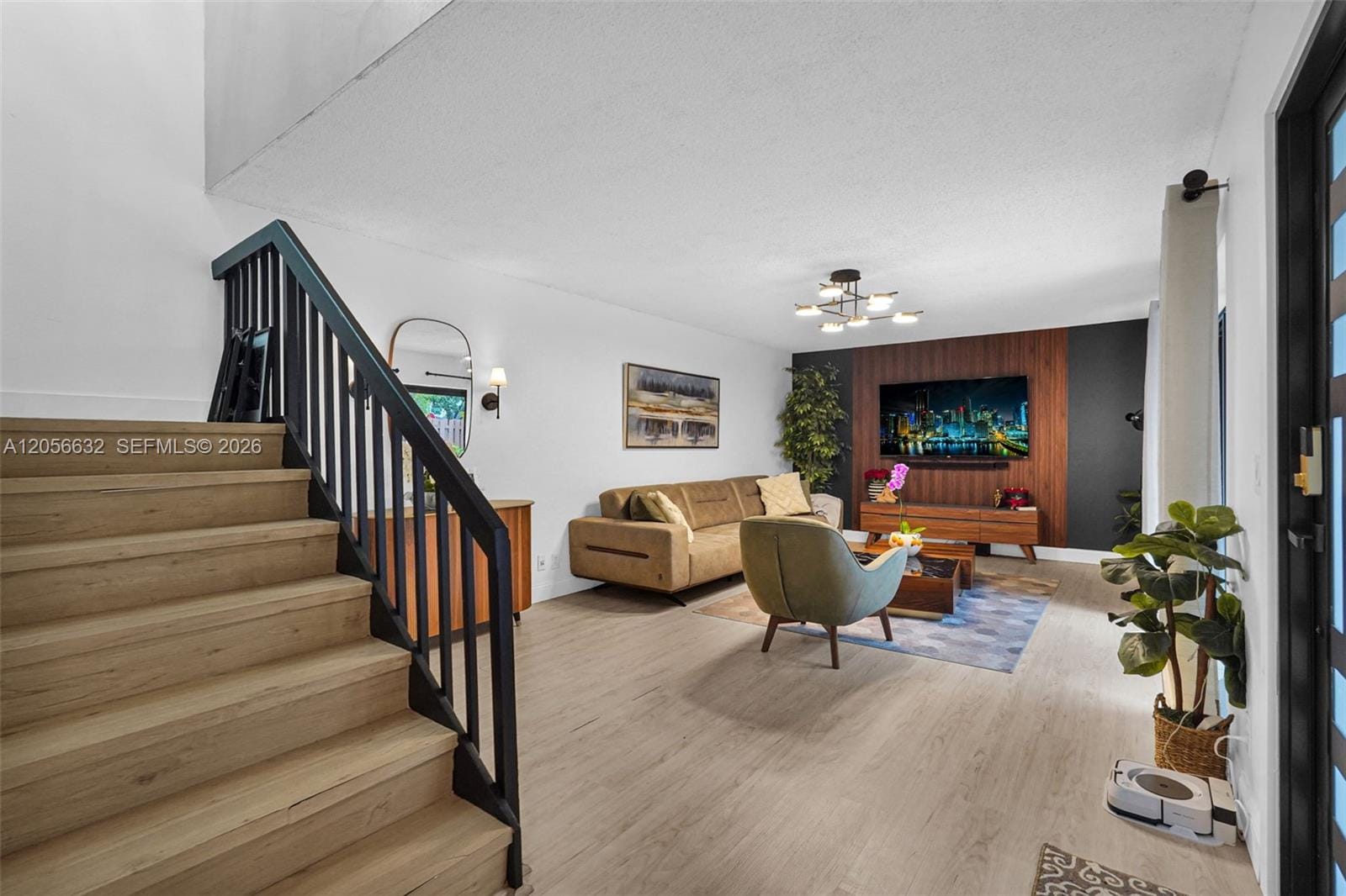 2603 Lakeview Court — photo 3