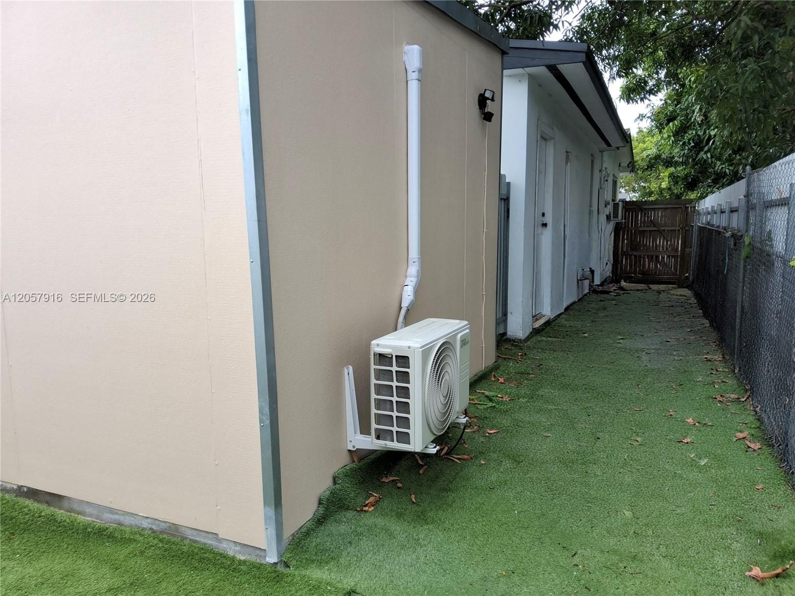 18045 NW 2nd Place, Miami Gardens, FL 33169 photo 16