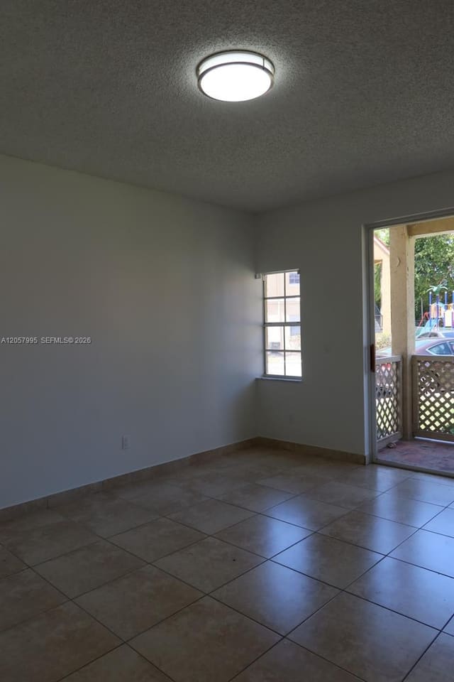 18340 NW 68th Avenue A, Hialeah, FL 33015
