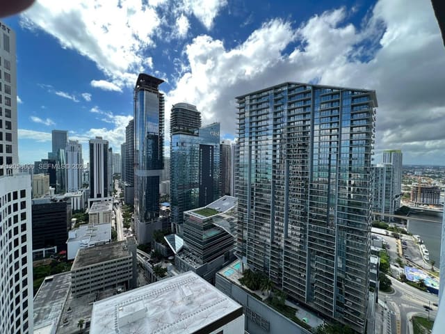 55 SE 6th Street 3906W, Miami, FL 33131