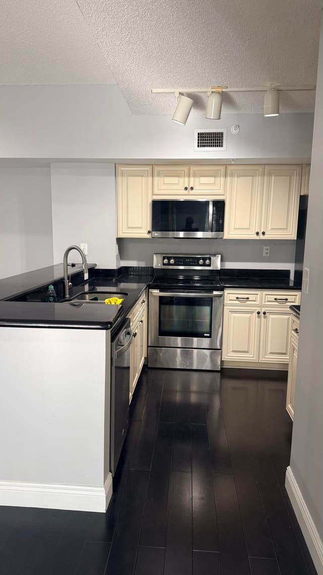 2640 S University Drive 325, Davie, FL 33328