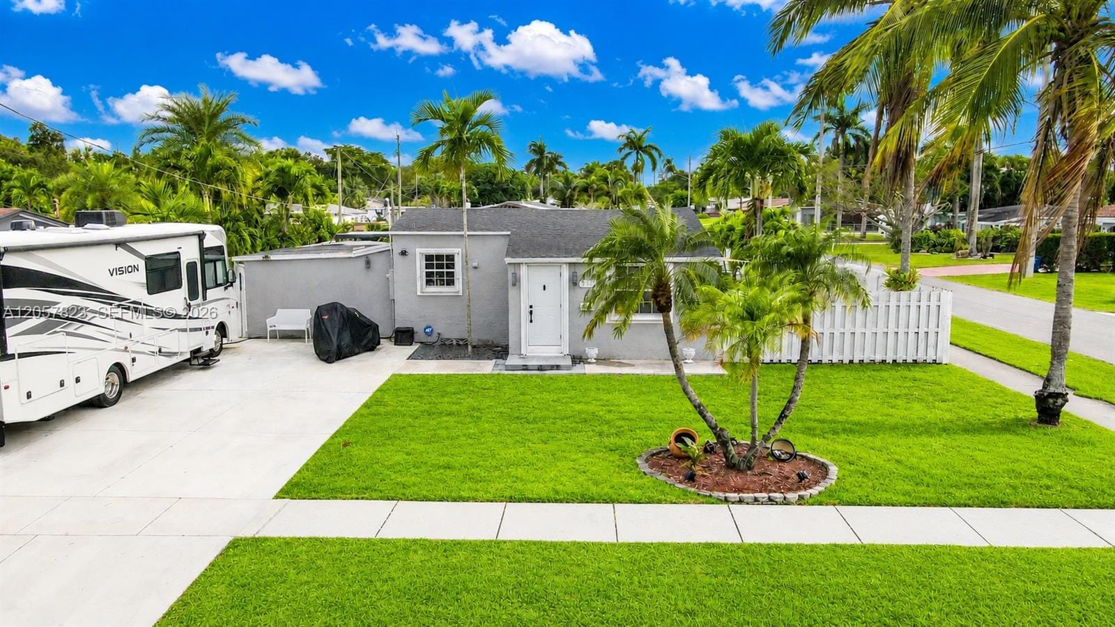 117 SW 6th Street, Hallandale Beach, FL 33009