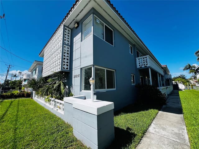 2045 Calais Drive 7, Miami Beach, FL 33141
