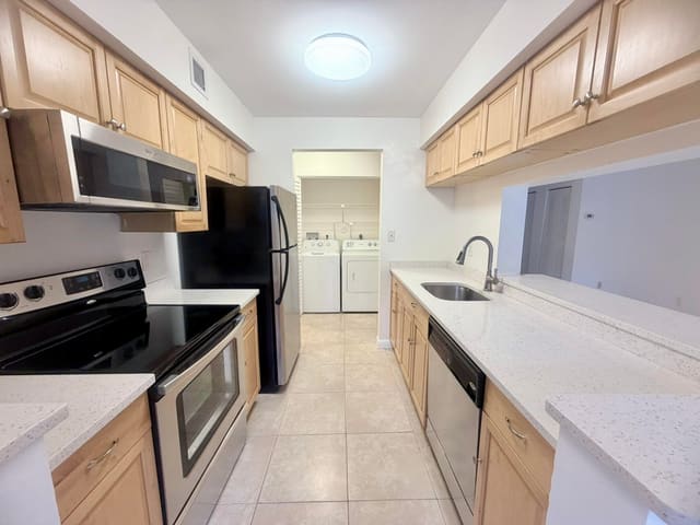 9955 Westview Drive 218, Coral Springs, FL 33076