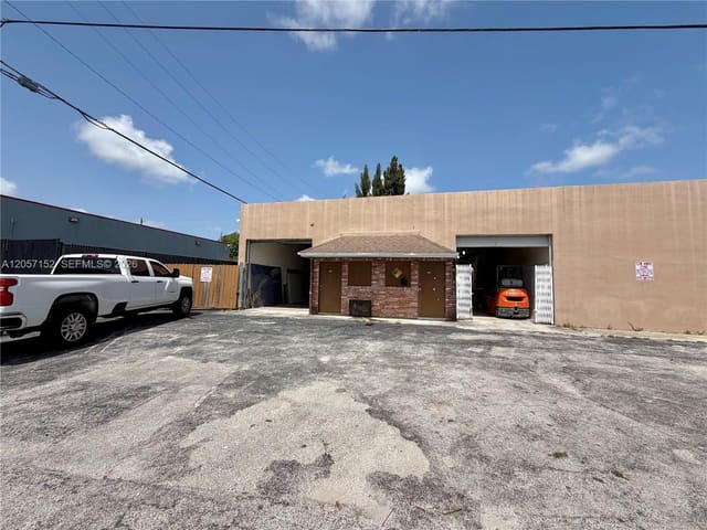 NW 23rd Way, Oakland Park, FL 33311