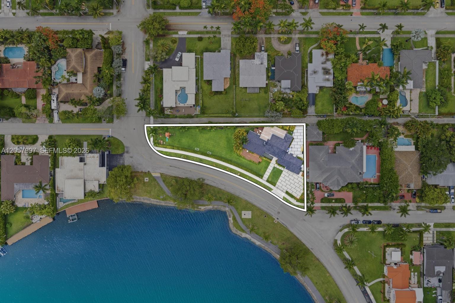 1204 S Northlake Drive — photo 12