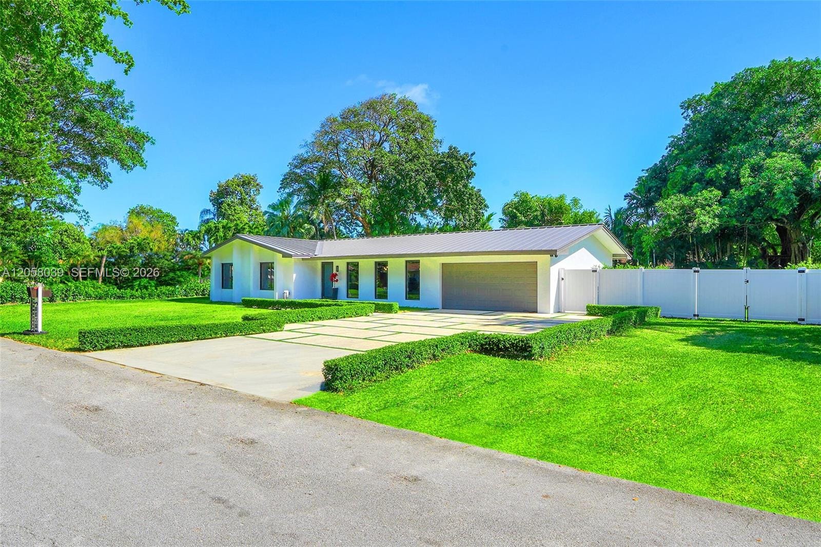 8820 SW 182nd Terrace, Palmetto Bay, FL 33157