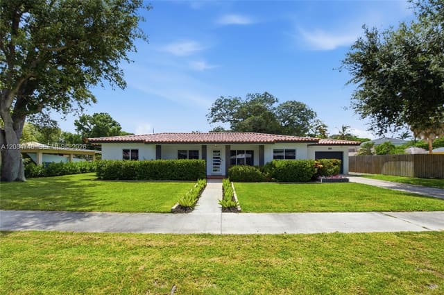417 NE 11th Avenue, Pine Crest First Add, Pompano Beach, FL