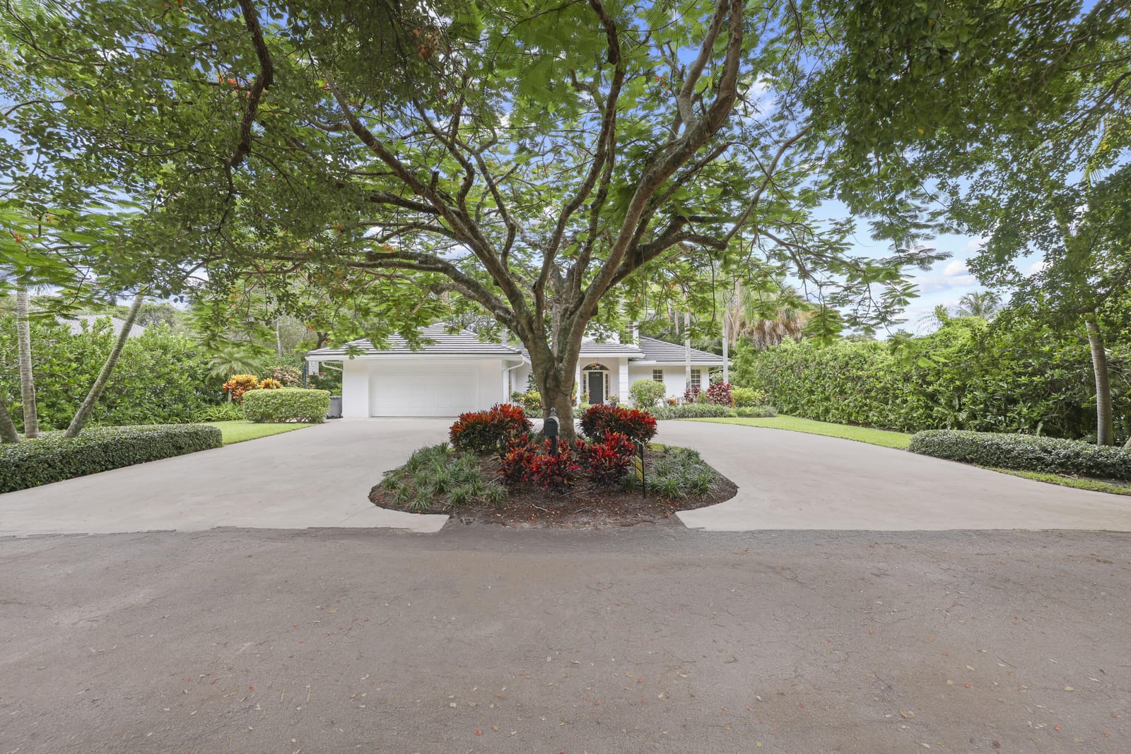 2396 Shore Drive, Palm Beach Gardens, FL 33410 photo 3