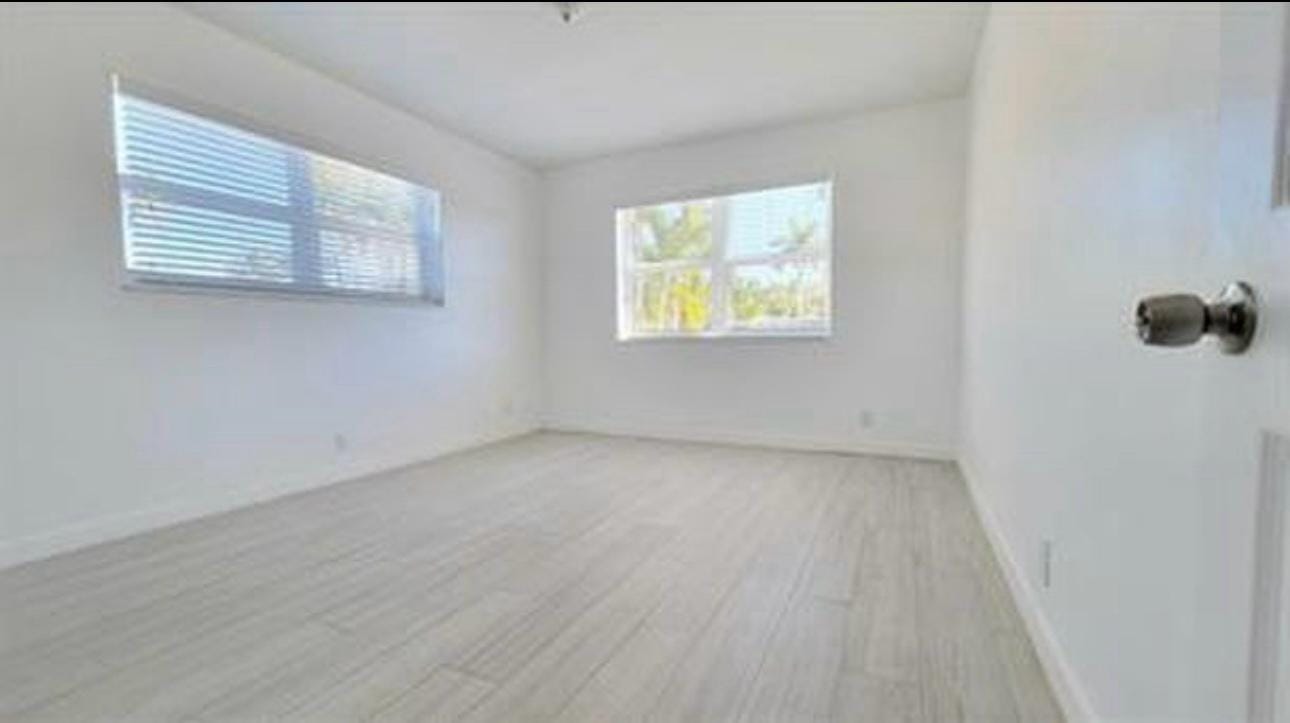 930 N 14TH Court 15