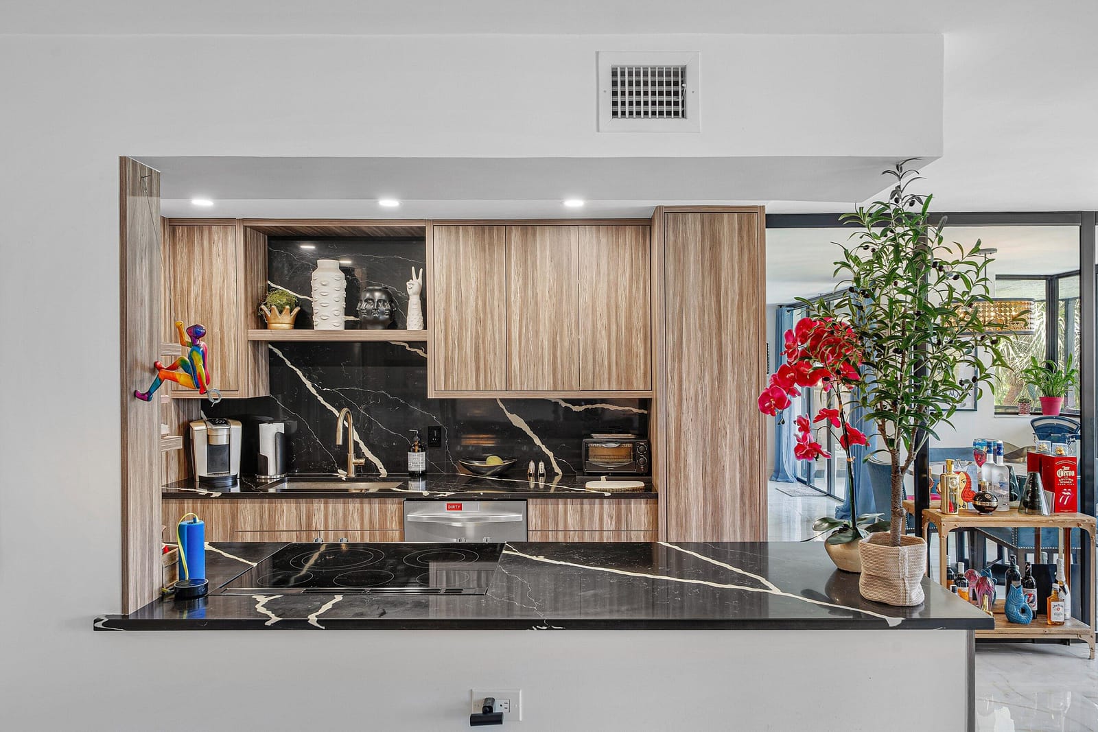 800 Jeffery Street 307 — photo 10