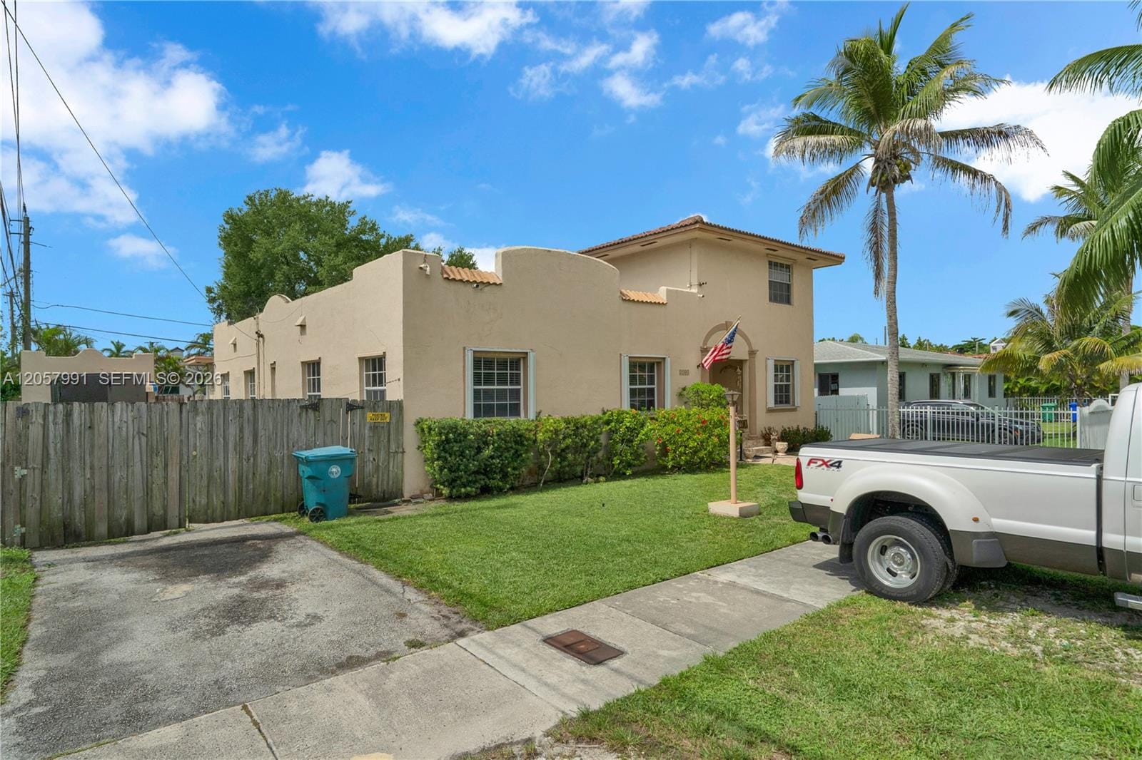 2204 SW 11th Terrace — photo 2