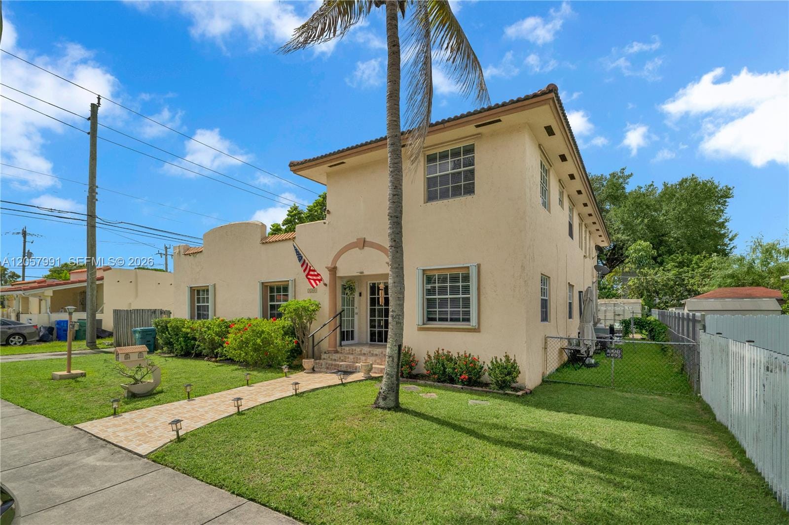 2204 SW 11th Terrace — photo 3