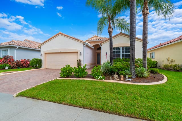 352 Springview Loop, sold in Cascades At St Lucie West Phase 4, Port St Lucie, FL