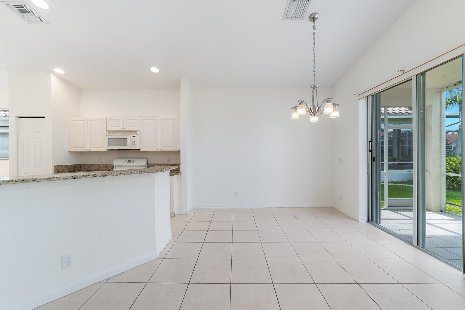 352 Springview Loop — photo 9