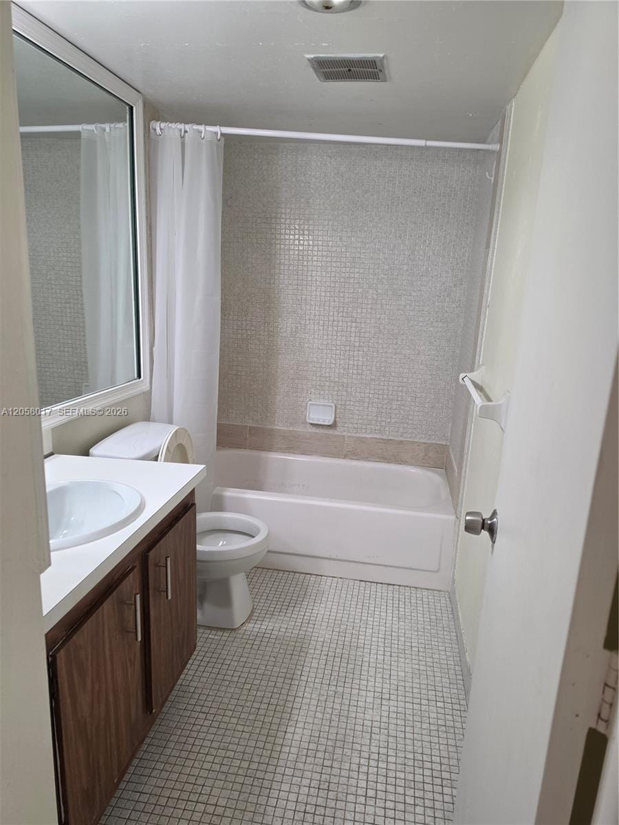 4158 Inverrary Drive 308 — photo 3