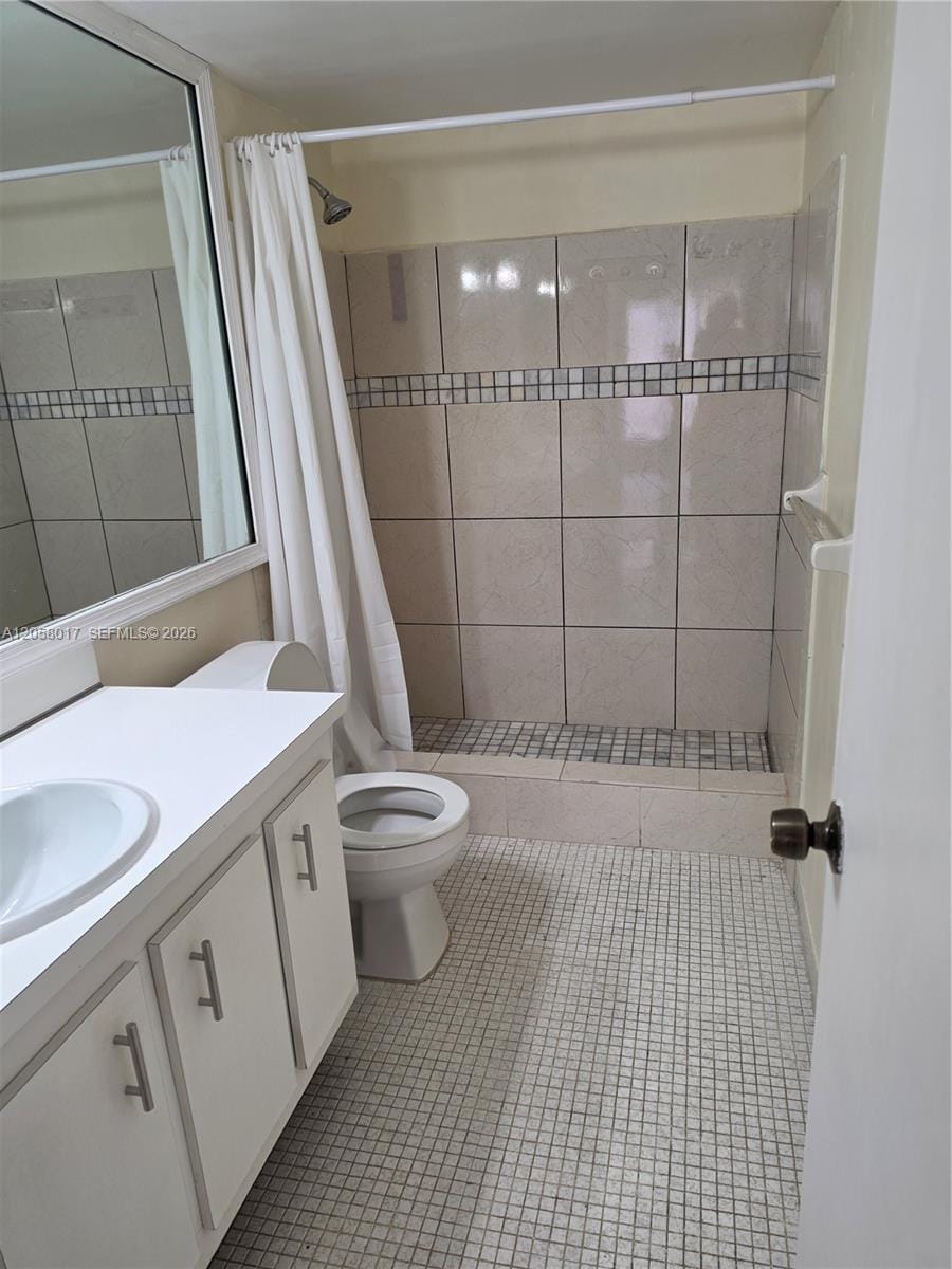 4158 Inverrary Drive 308 — photo 9