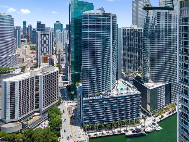 200 Biscayne Boulevard Way 4004, Miami, FL 33131