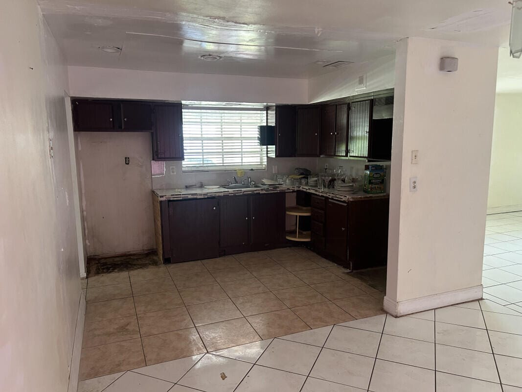 773 W Dayton Circle, Fort Lauderdale, FL 33312 photo 4