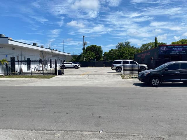 1000 S 56th Avenue, Hollywood, FL