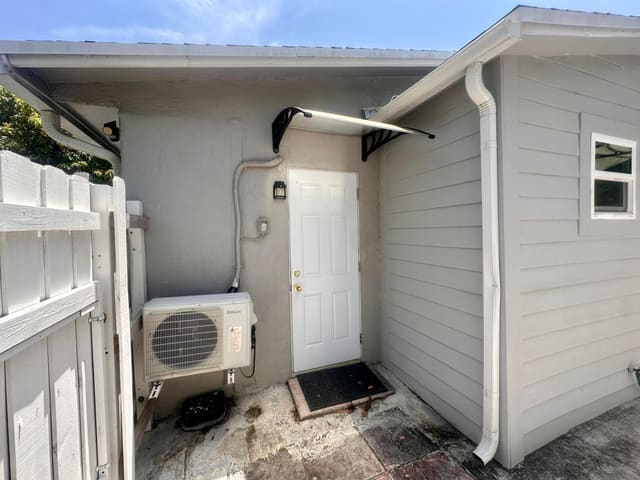 2821 NE 8TH Terrace A, Pompano Beach, FL 33064