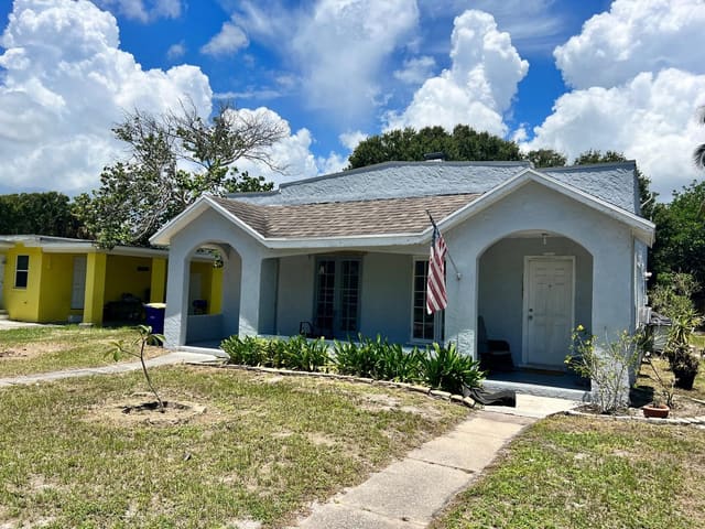 1109 Colonial Road A & B, Fort Pierce, FL 34950