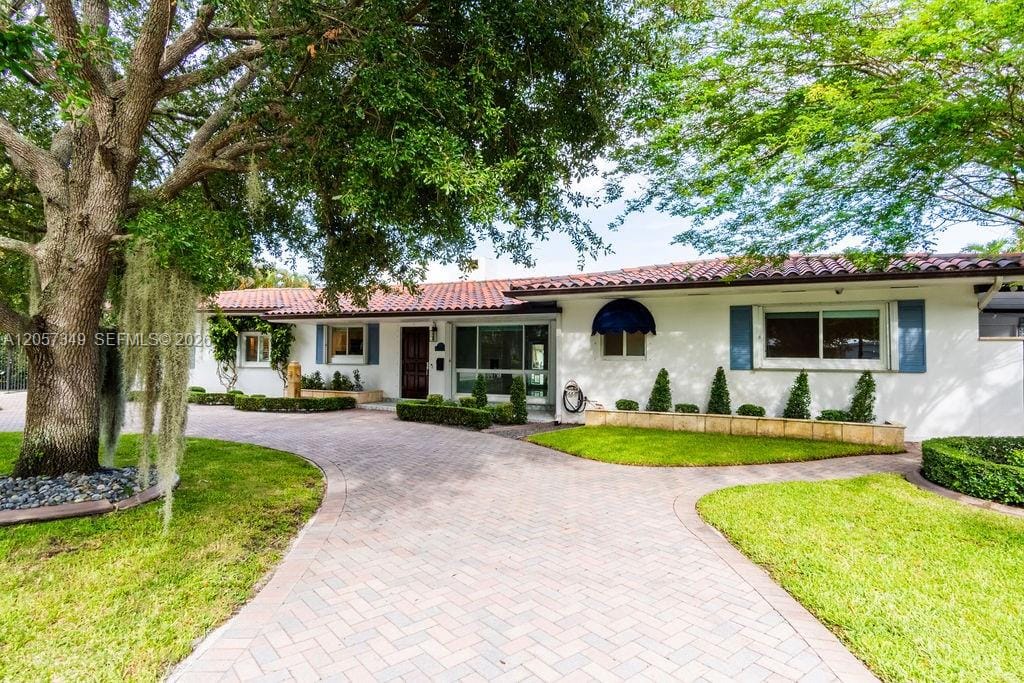 5711 SW 64th Avenue, South Miami, FL 33143