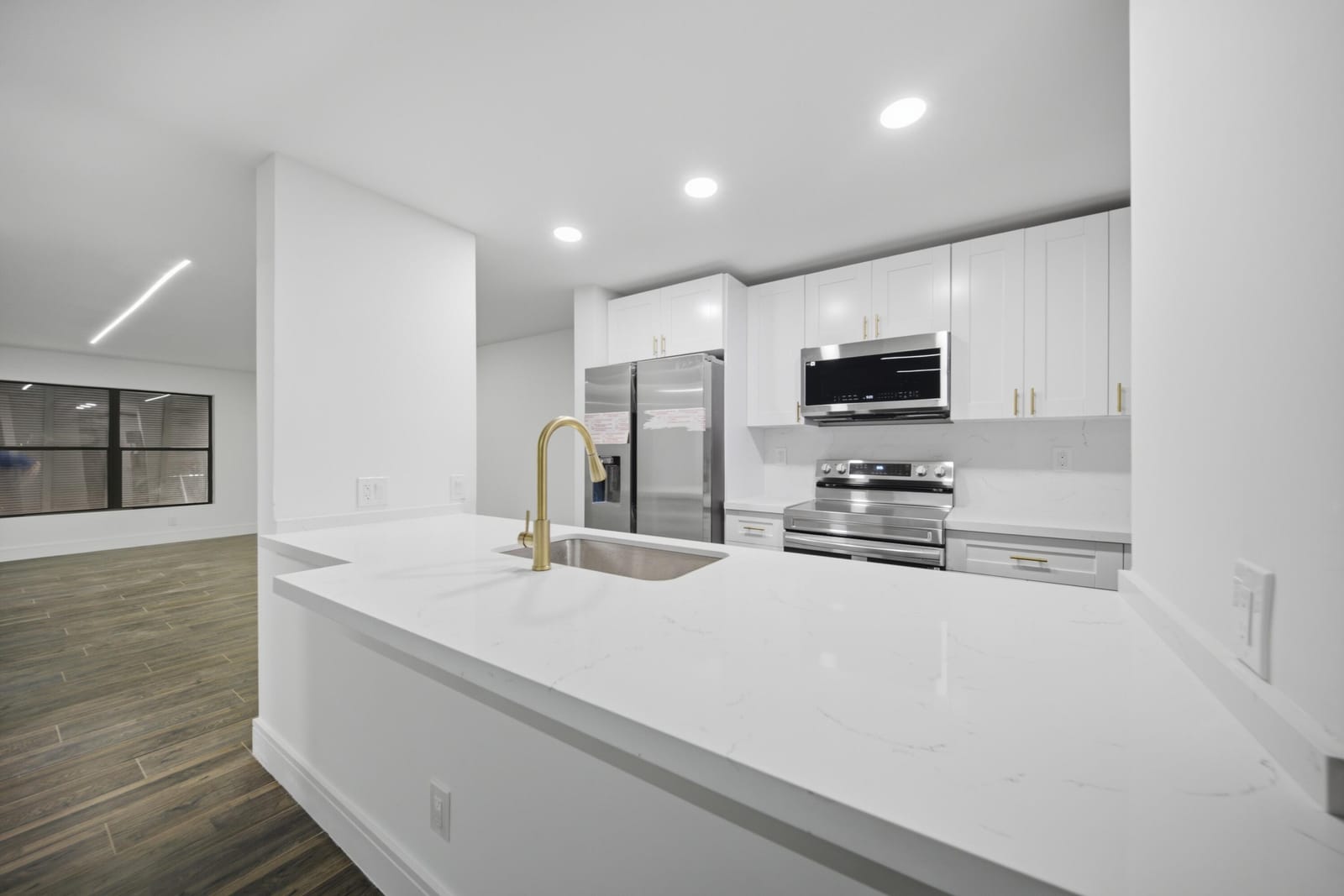 1391 E GOLFVIEW Drive 1391 — photo 9