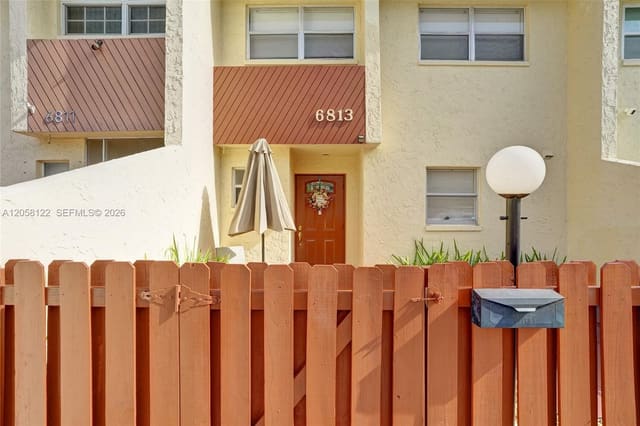 6813 NW 29th Avenue 1, Fort Lauderdale, FL 33309