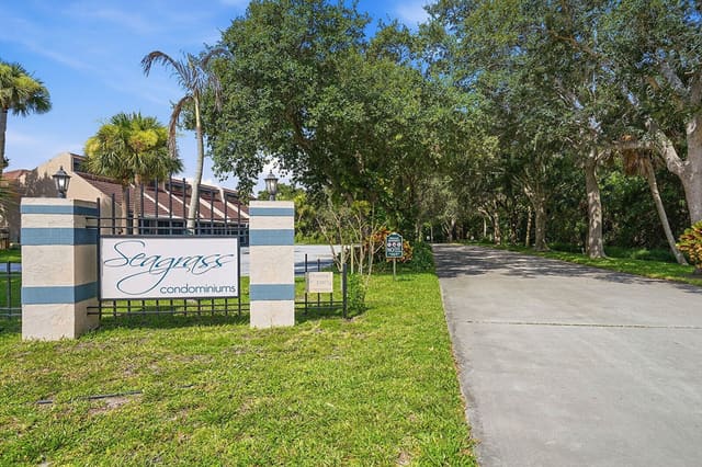 2480 SE Garden Terrace 507, FL 34952