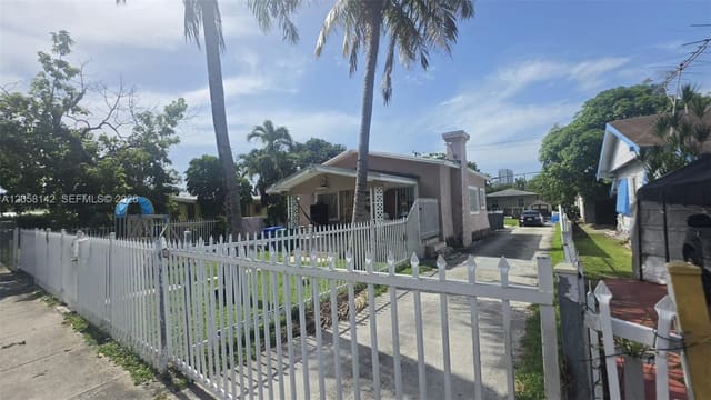 1888 NW 18th Street, Miami, FL 33125