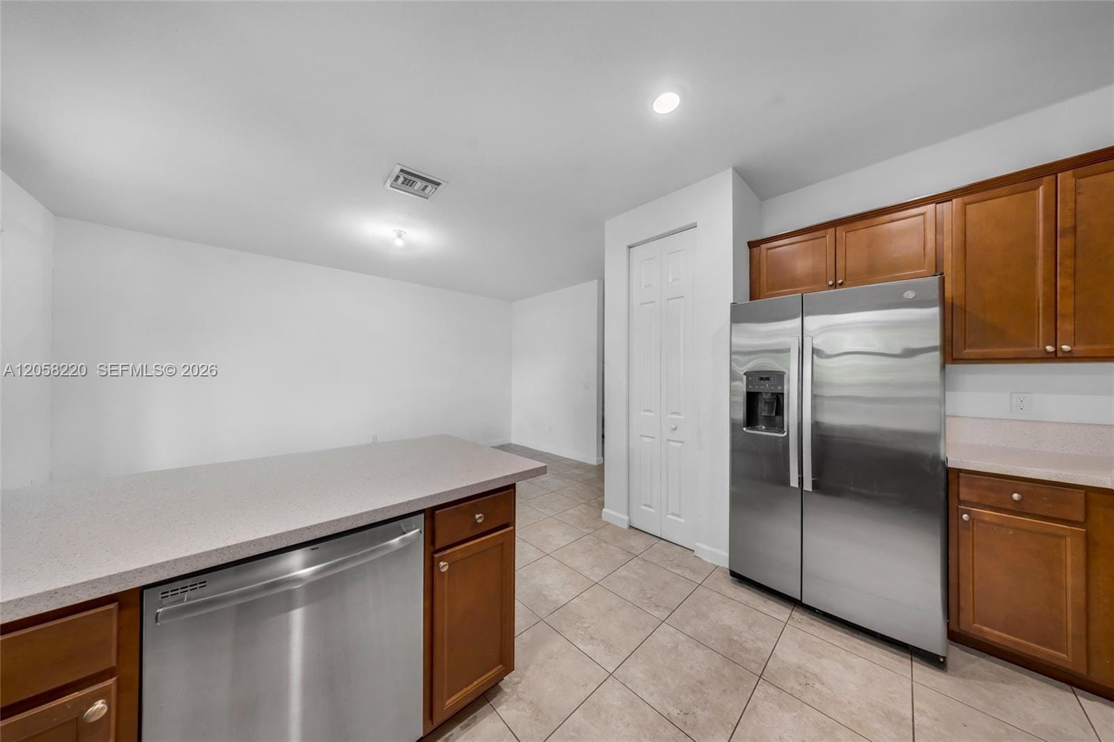 3952 Devenshire Court 3952 — photo 4