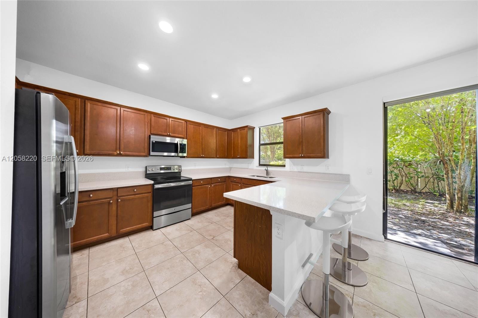 3952 Devenshire Court 3952 — photo 5