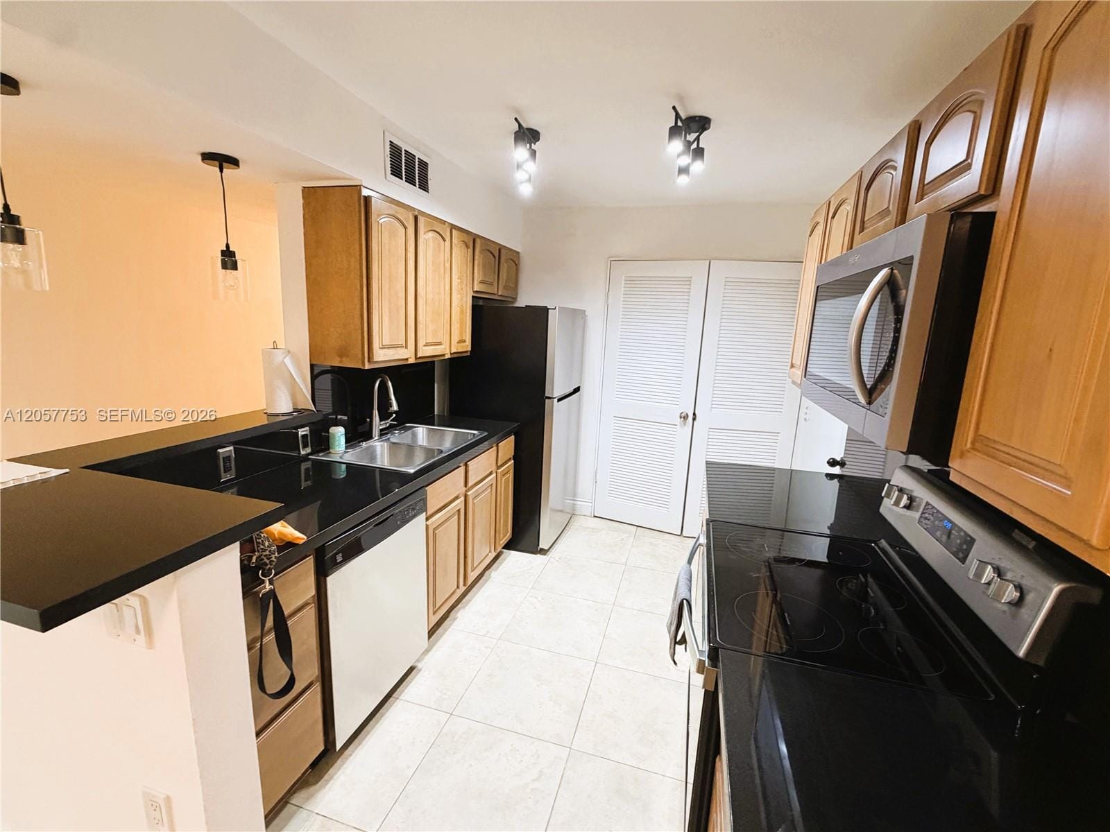 7483 SW 82nd Street A102, Miami, FL 33143 photo 3