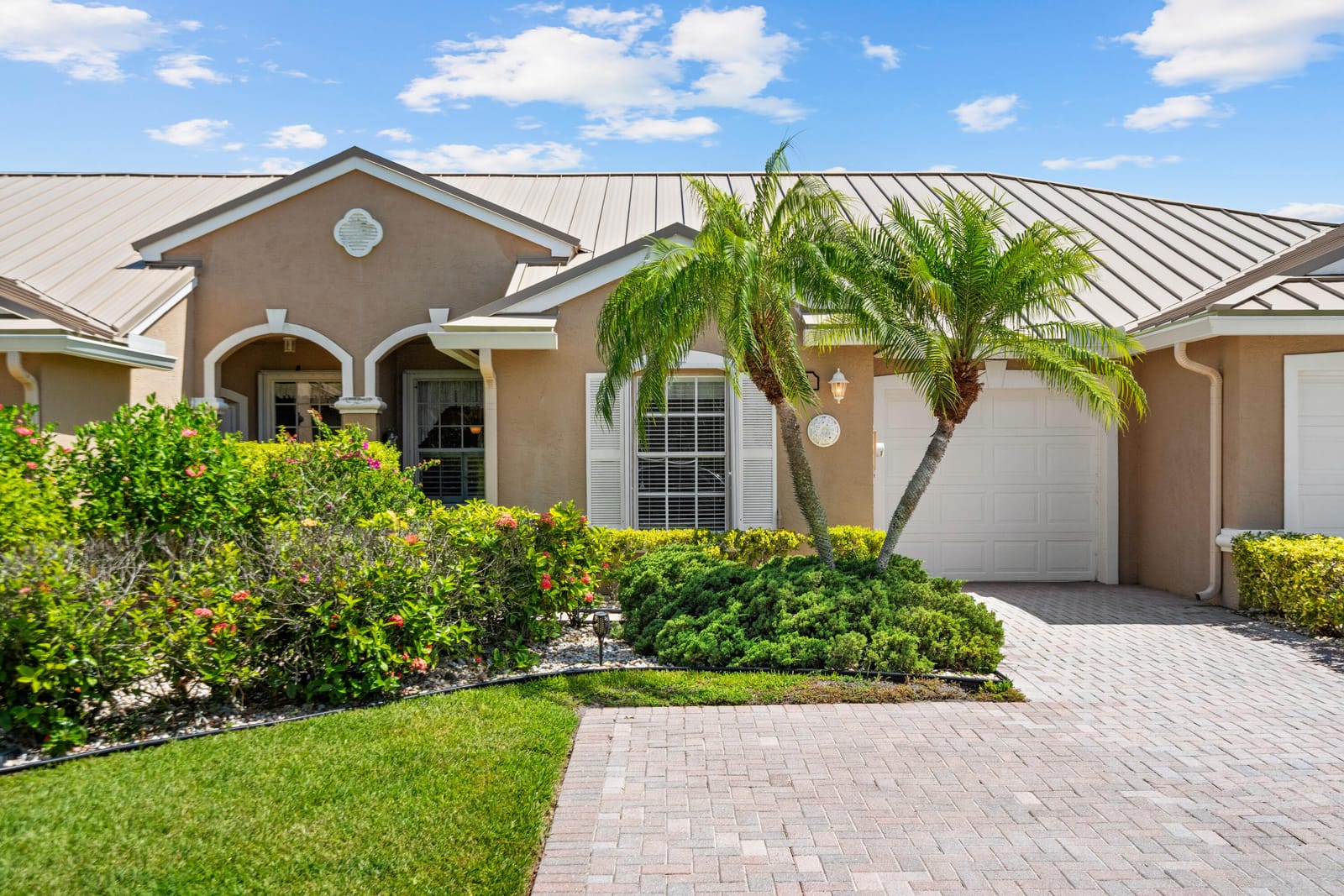 Pending home at 611 NW BROKEN OAK Trail, Jensen Beach, FL 34957