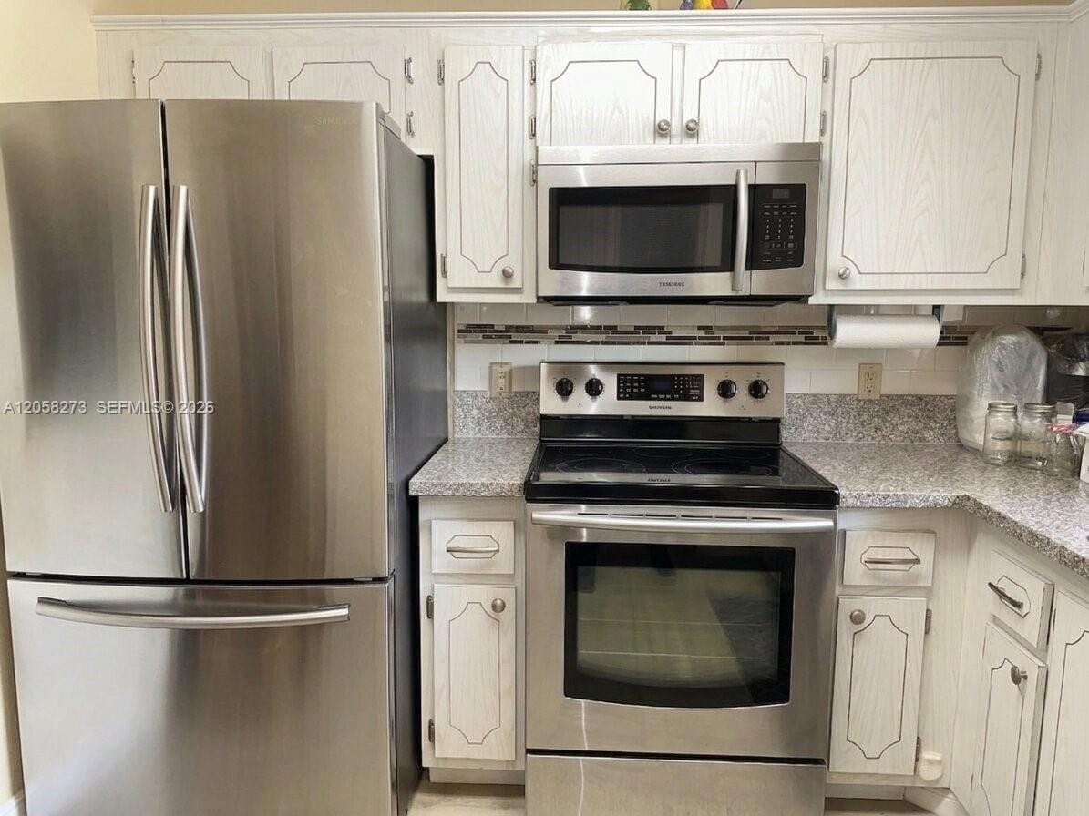 9801 Sunrise Lakes Boulevard 203, Sunrise, FL 33322 photo 3