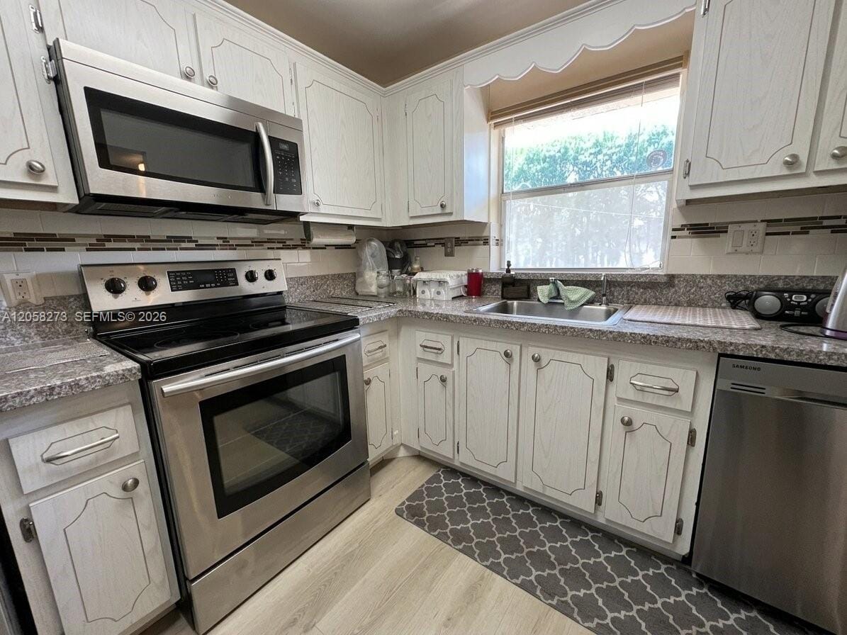 9801 Sunrise Lakes Boulevard 203, Sunrise, FL 33322 photo 4