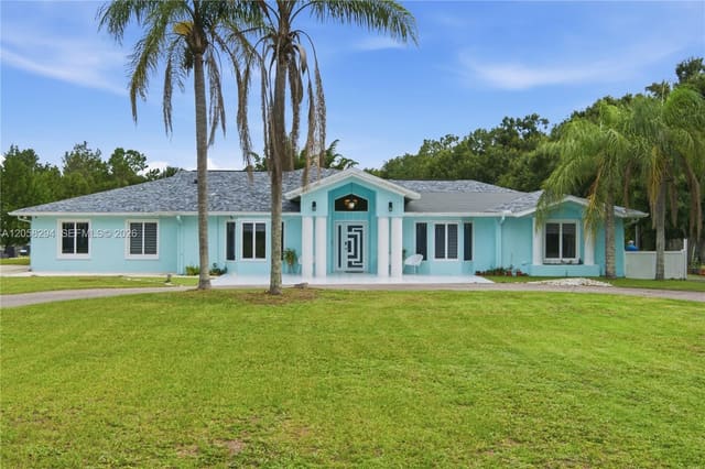 16839 Whirley Road, Lutz, FL 33558