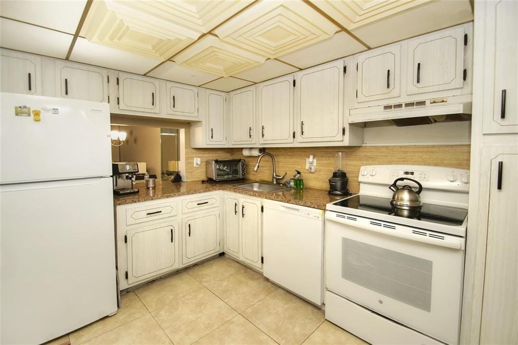 8401 LAGOS DE CAMPO Boulevard 306V — photo 5