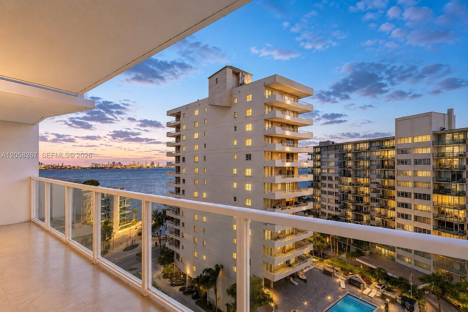 Pending home at 218 SE 14th Street 1203, Miami, FL 33131