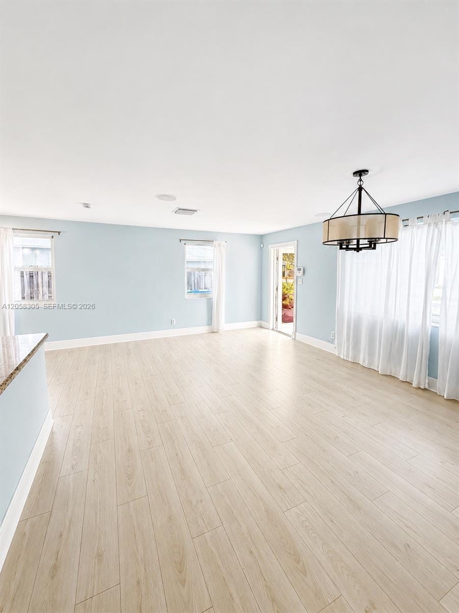 5651 NE 9th Avenue — photo 3