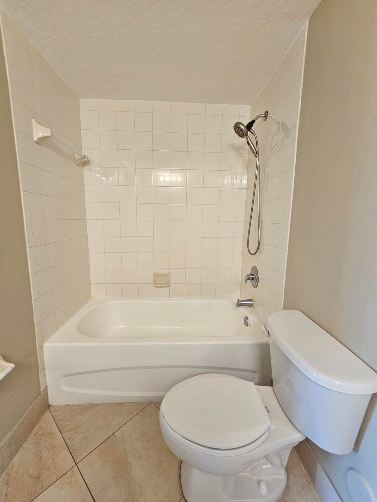 1049 GOLDEN LAKES Boulevard 115 — photo 12