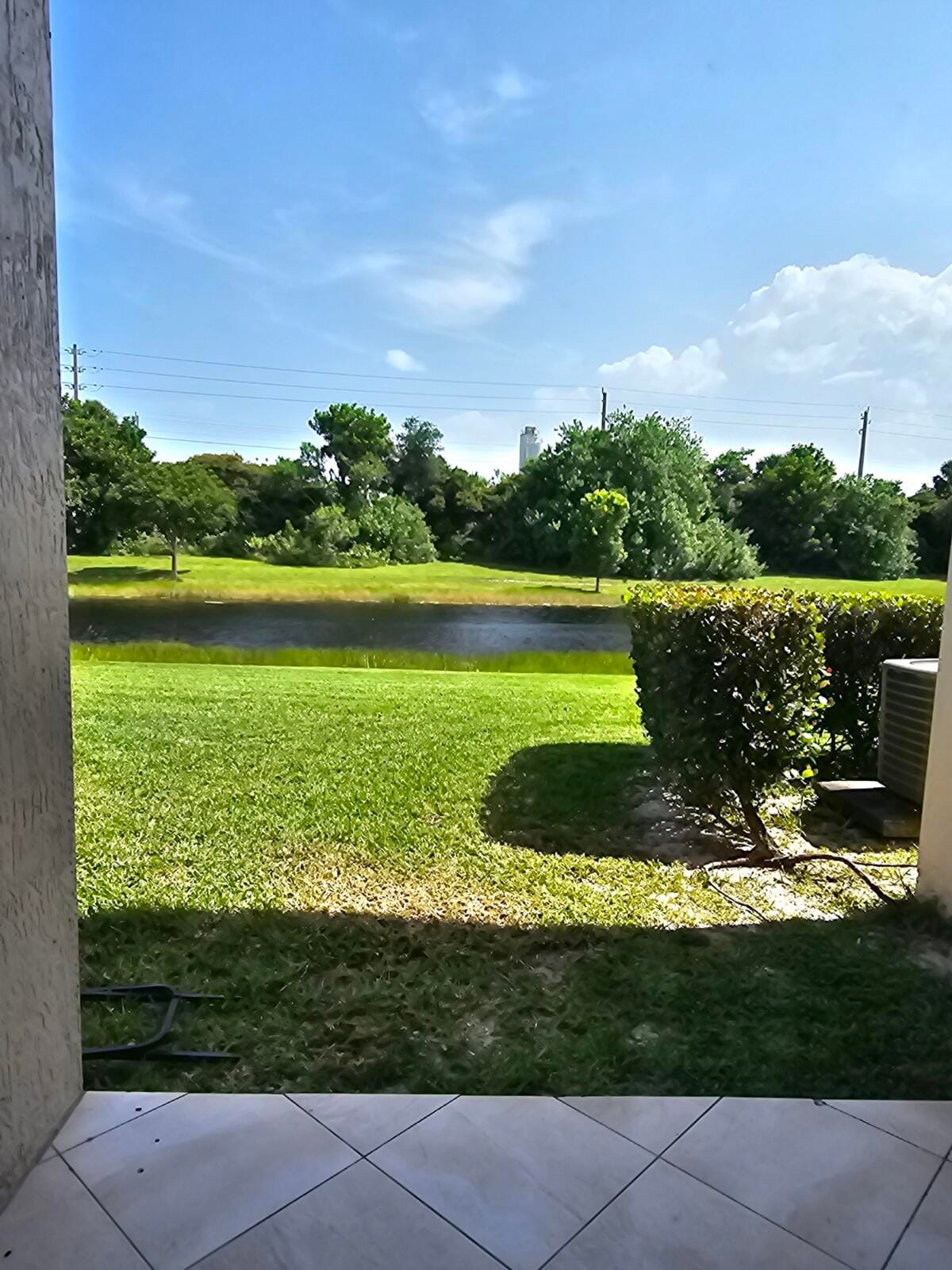 1049 GOLDEN LAKES Boulevard 115 — photo 8