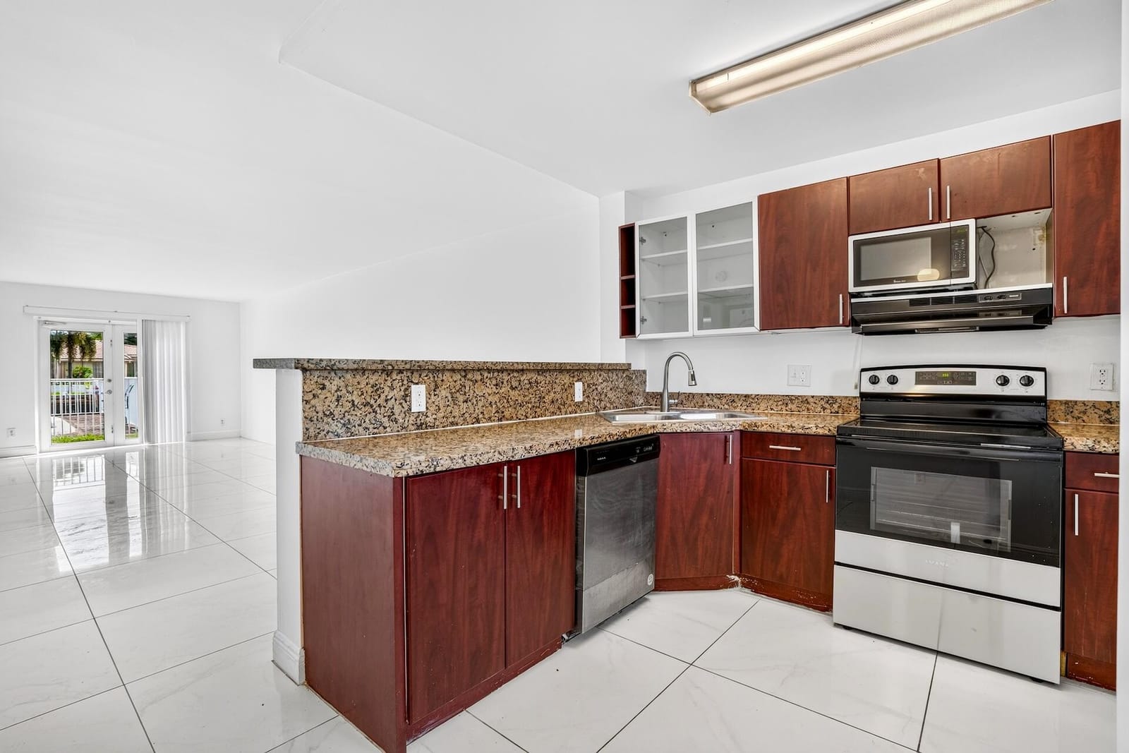 840 PINE Drive 104, Pompano Beach, FL 33060 photo 8